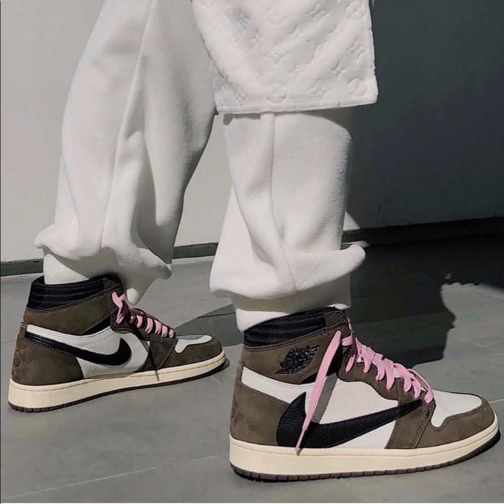 Travis Scott Jordan 1